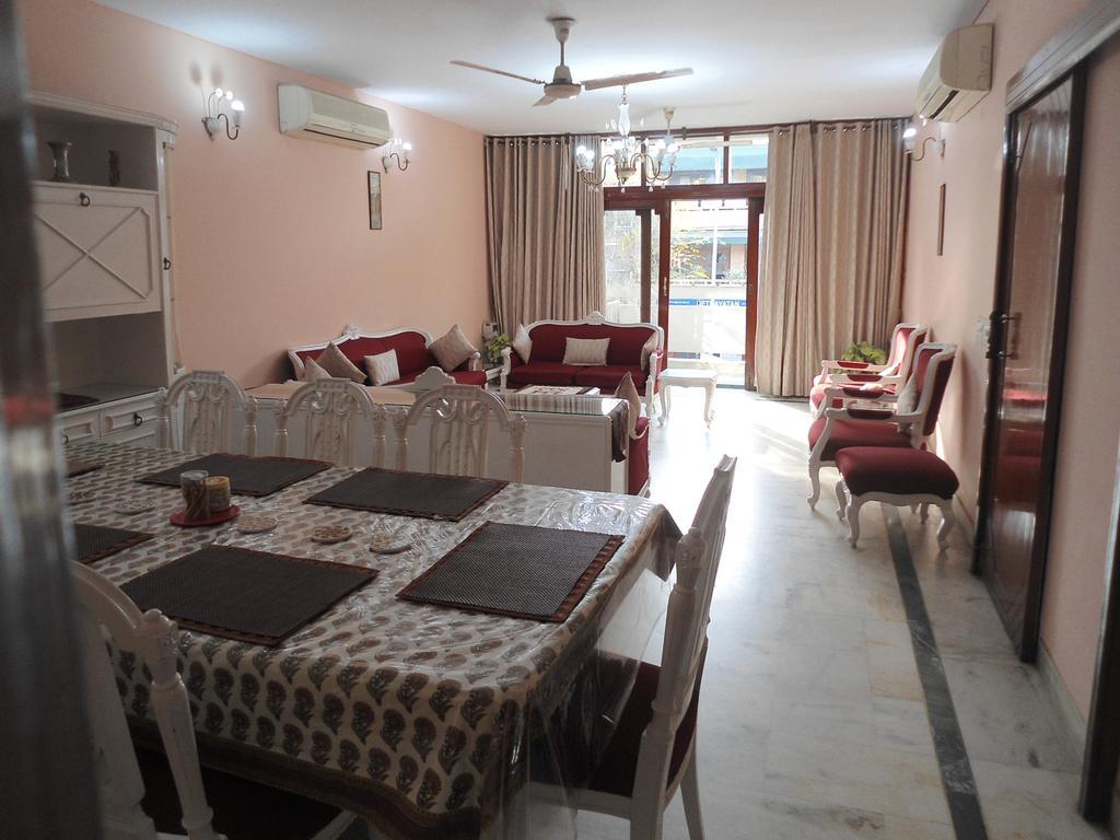Harmony Suites Neu-Delhi Exterior foto